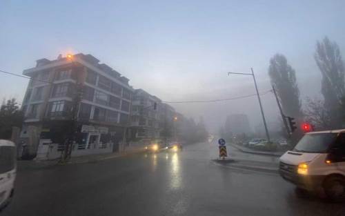 Eskişehir sisle bambaşka görünüme büründü