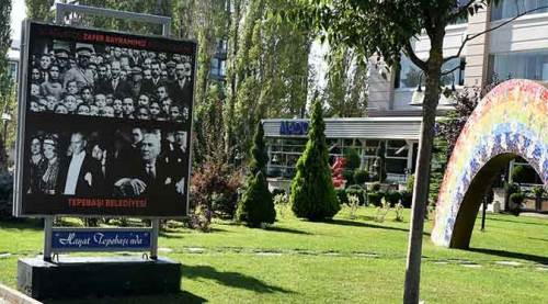 Eskişehir sokakları Atatürk fotoğraflarıyla donatıldı