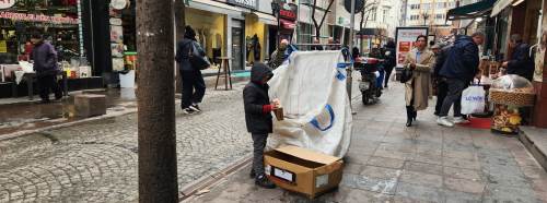 Eskişehir sokaklarında çocukların hayat mücadelesi yürek burktu!