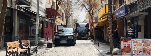 Eskişehir sokaklarında gelişigüzel park mahalleliyi isyan ettirdi