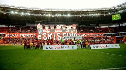 Eskişehir Stadı'na "geçici" LED panolar takıldı!