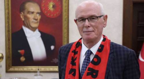 Eskişehir taraftarı Kazım Kurt’a teşekkür ediyor