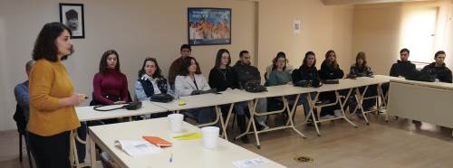 Eskişehir Tepebaşı’nda gençler için farkındalık eğitimleri sürüyor