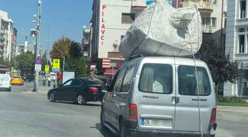 Eskişehir trafiğinde hayrete düşüren görüntü