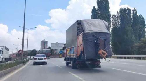 Eskişehir trafiğinde tehlikeli anlar!