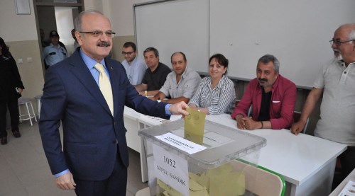 Eskişehir Vali Çakacan oyunu kullancı