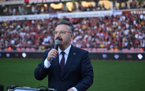 Eskişehir Valiliği'nden şampiyonluk paylaşımı
