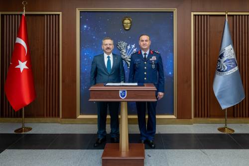 Eskişehir Valisi Aksoy’dan Hava Korgeneral Dalkıran’a iade-i ziyaret