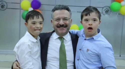 Eskişehir Valisi Aksoy özel çocuklarla buluştu