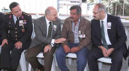 Eskişehir Valisi Çakacak'tan Şehit ailesine ziyaret
