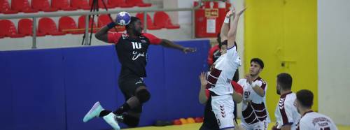 Eskişehir valisi hentbol heyecanını tribünden izledi