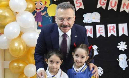 Eskişehir Valisi Hüseyin Aksoy'a Sezen Aksu şarkısıyla duygusal veda