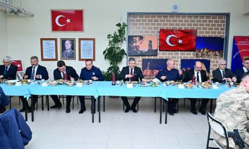 Eskişehir Valisi jandarma personeli ile iftar programında bir araya geldi