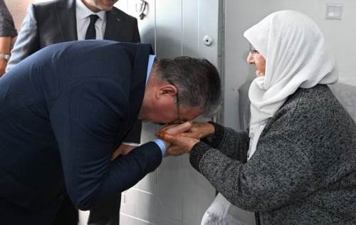 Eskişehir Valisi'nden 84 Yaşındaki Ayşe Ayti’ye bayram ziyareti