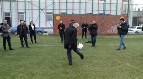 Eskişehir Valisi Özdemir Çakacak'dan top kontrolü şovu...