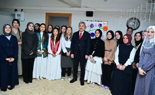 Eskişehir Valisi Yılmaz, uluslararası öğrencilerle iftarda bir araya geldi