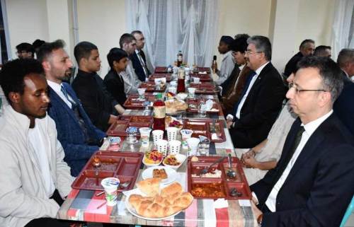 Eskişehir Valisi Yılmaz, uluslararası öğrencilerle iftarda buluştu