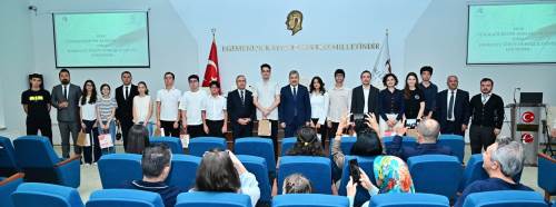 Eskişehir Valisi Yılmaz, YKS ve LGS’de tam puan alan öğrencileri ağırladı