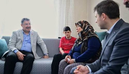 Eskişehir Valisi Yılmaz’dan Doğan ailesine bayram ziyareti