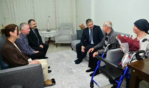 Eskişehir Valisi Yılmaz’dan Dünya Yaşlılar Günü’nde anlamlı ziyaret
