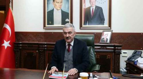 Eskişehir Valisinin sırtındaki kış bahçesi!