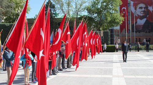 Eskişehir Vilayet Meydanında 23 Nisan töreni
