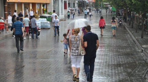 Eskişehir yer yer sağanak yağışlı
