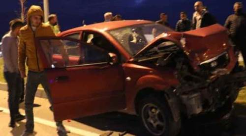 Eskişehir yolunda alkollü sürücü dehşet saçtı: 4 yaralı!