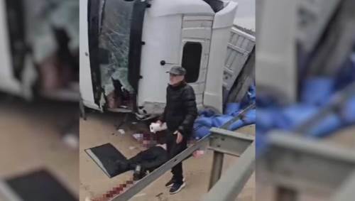 Eskişehir yolunda korkunç kaza: Kolu kopan tır sürücüsü ağır yaralı