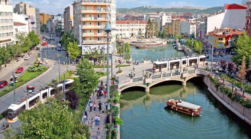 Eskişehir zirveyi bırakmadı!