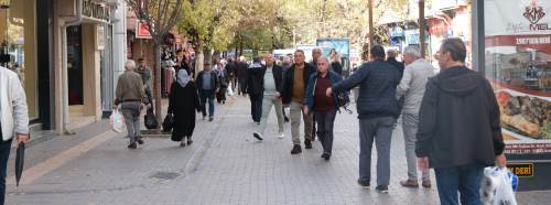 Eskişehirli emekliler isyanda: “Maaş kirayı bile karşılamıyor”