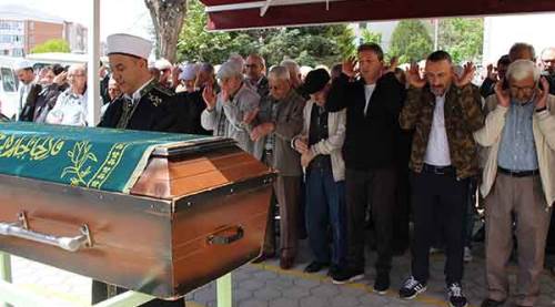 Eskişehirli emektar sanatçıya yürek burkan veda