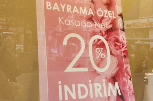 Eskişehirli esnaf bayrama özel indirimler yapmaya başladı