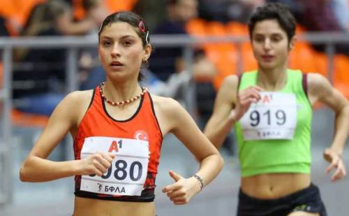 Eskişehirli genç milli atlet Sofya’dan altın ve gümüşle döndü