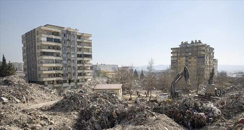 Eskişehirli gönüllü acı günü anlattı: Ebrar Sitesi'nin enkazında...