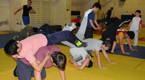 Eskişehirli güreşçiler şampiyonaya hazırlanıyor