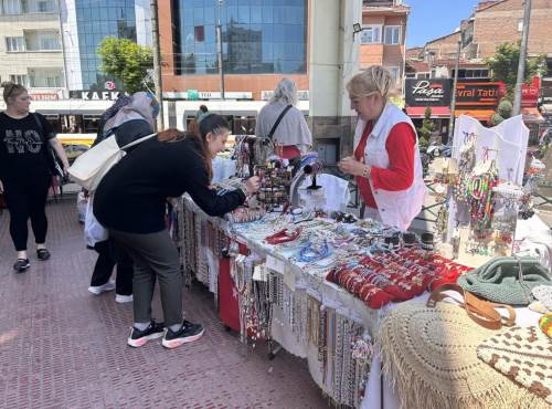 Eskişehirli kadınlar hem üretiyor hem paylaşıyor