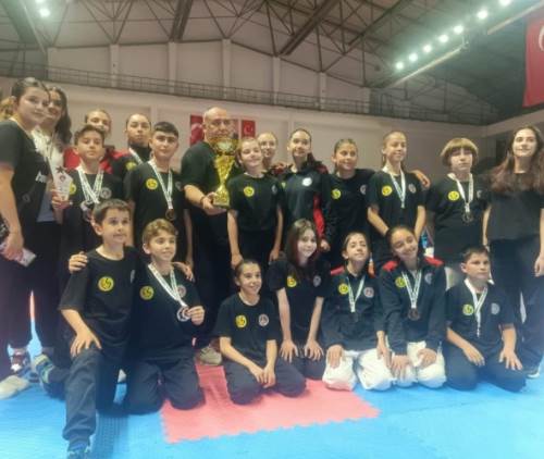 Eskişehirli karatecilerden Bursa'da final başarısı