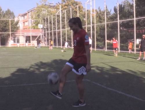 Eskişehirli milli futbolcunun hedefi "gol kraliçesi" olmak