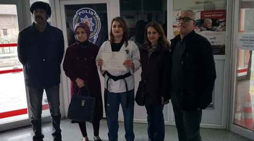 Eskişehirli muhtar mazbatayı böyle aldı!