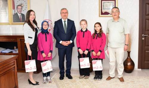 Eskişehirli öğrencilerden Gazze için duygulandıran kitap