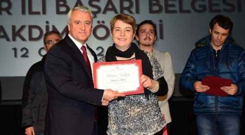 Eskişehirli öğrencilere başarı belgesi