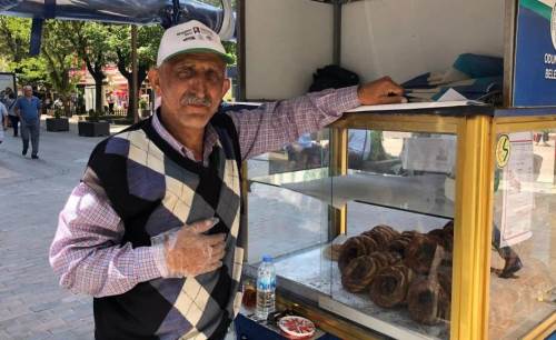 Eskişehirli simitçinin yüreklere dokunan hayat mücadelesi