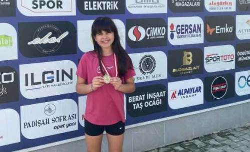 Eskişehirli tenisçi Simge Dönmez şampiyon oldu