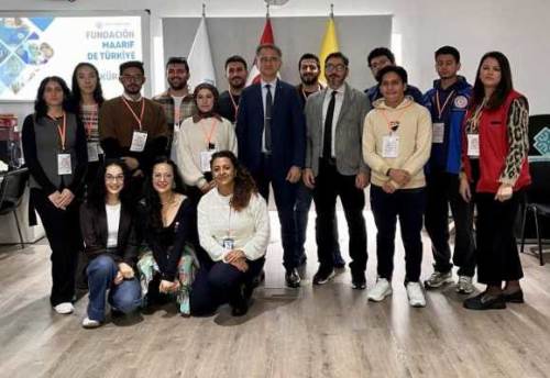 Eskişehirli ve Kolombiyalı gençler Bogotá’da bir araya geldi
