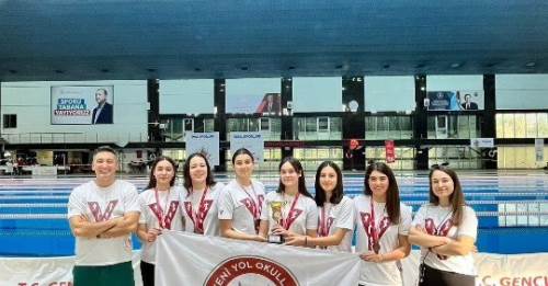 Eskişehirli yüzücüler Türkiye 3'üncüsü oldu!