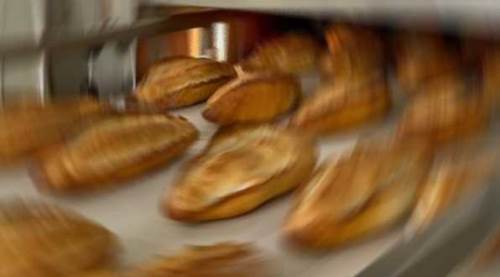 Eskişehirliler 40 yıllık dükkanda sıraya girdi: Ücretsiz dağıtıyor...