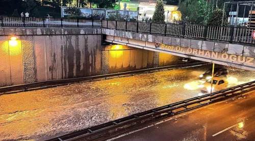 Eskişehirliler aman dikkat: Sağanak yağış geliyor! İşte saati....