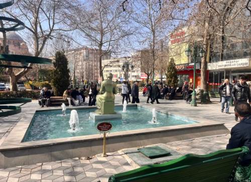 Eskişehirliler güneşin tadını çıkarttı