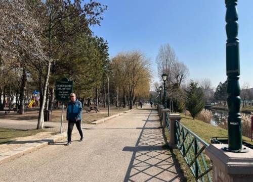 Eskişehirliler güzel havanın tadını orada çıkarttı